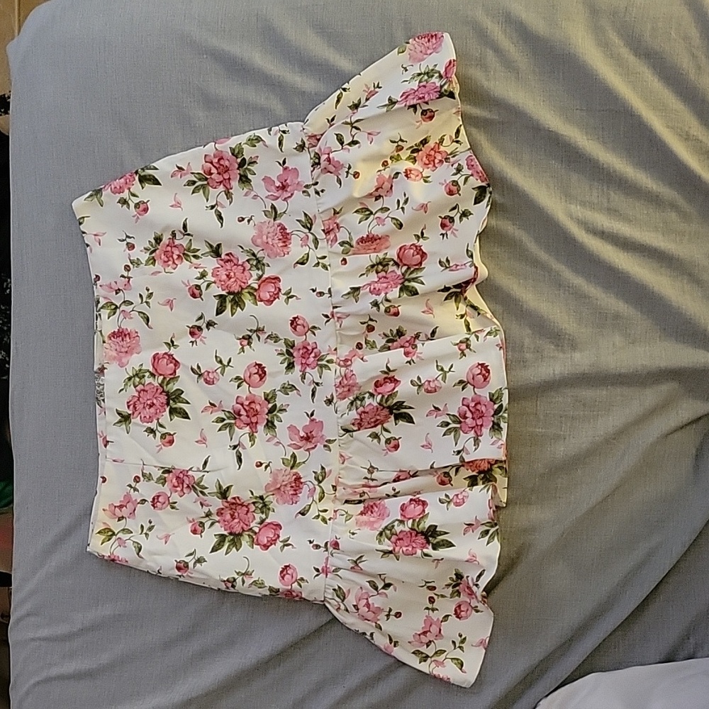 Fashion nova skirt size large floral print